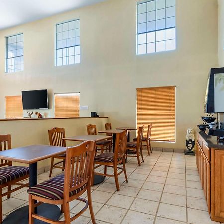 Best Western Executive Inn Hallettsville Екстер'єр фото