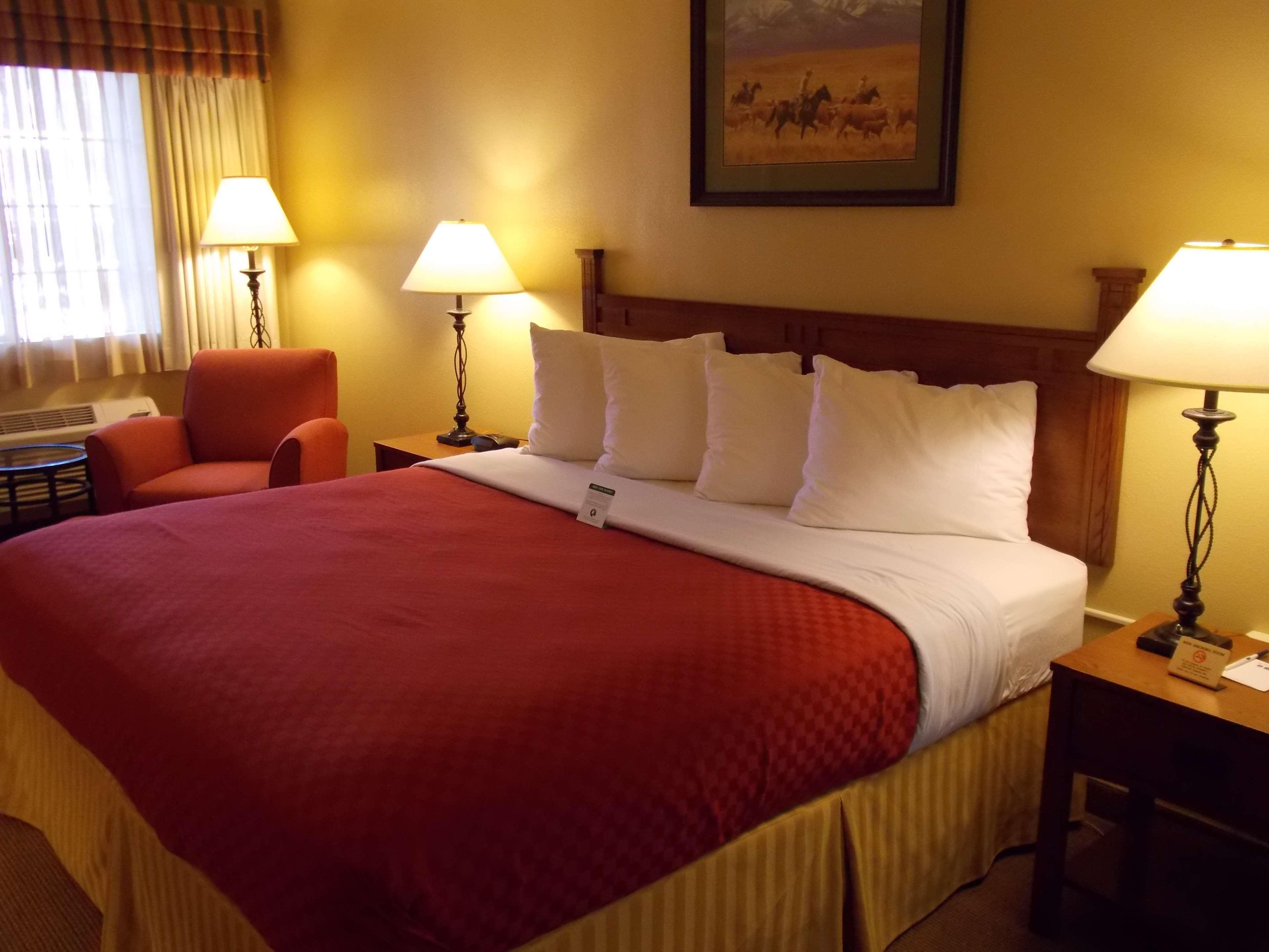 Best Western Executive Inn Hallettsville Екстер'єр фото