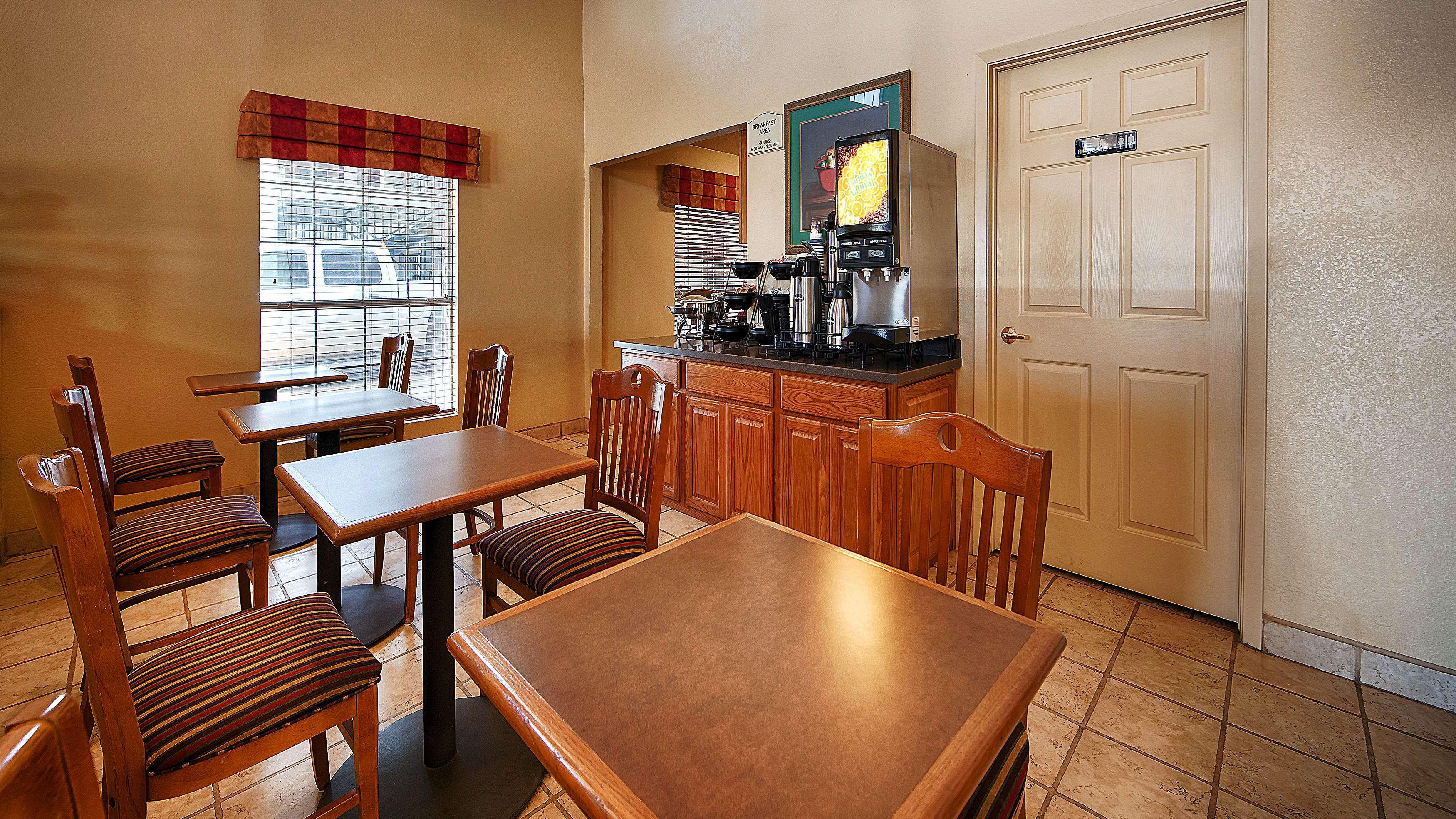 Best Western Executive Inn Hallettsville Екстер'єр фото