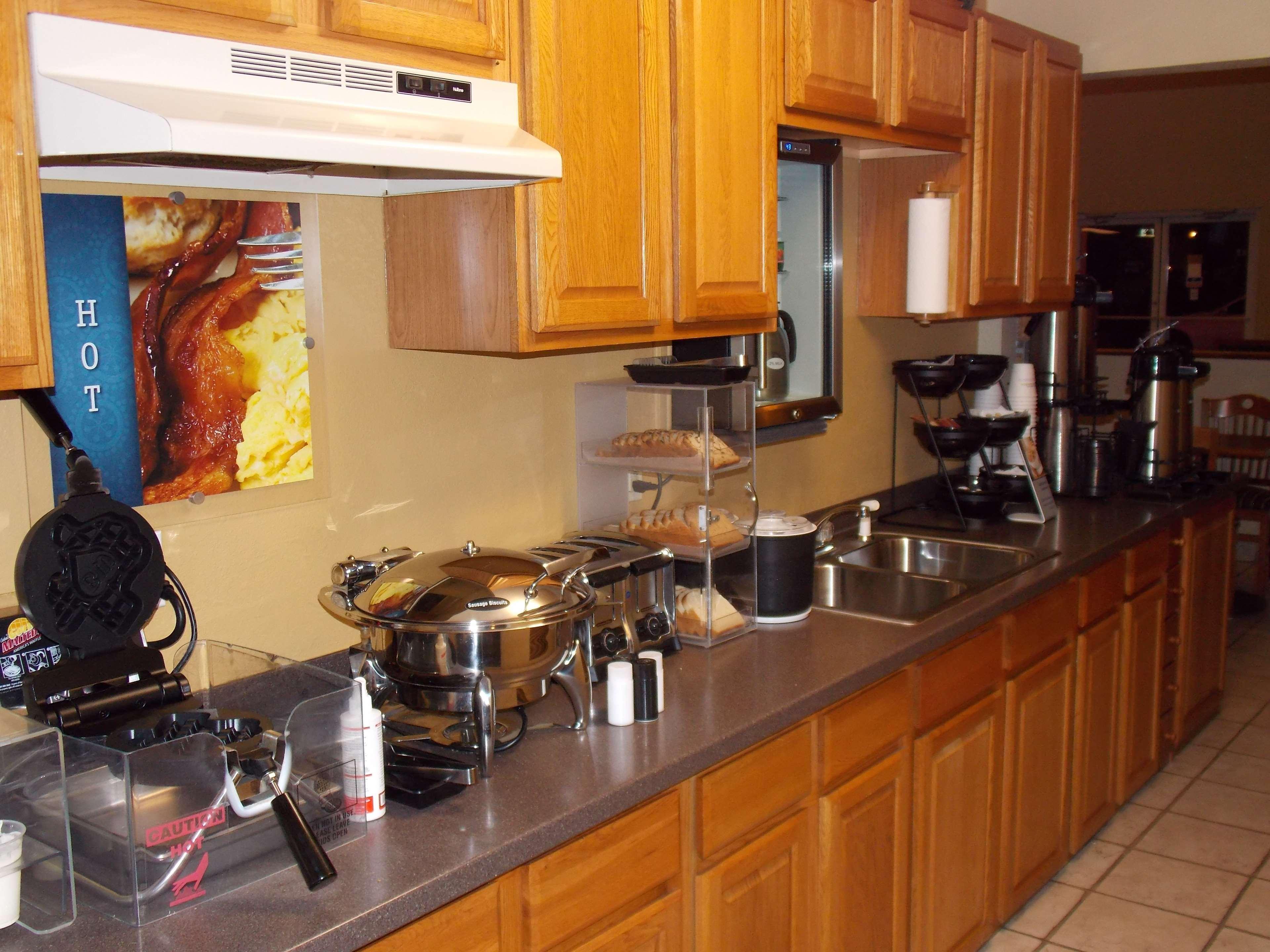 Best Western Executive Inn Hallettsville Екстер'єр фото