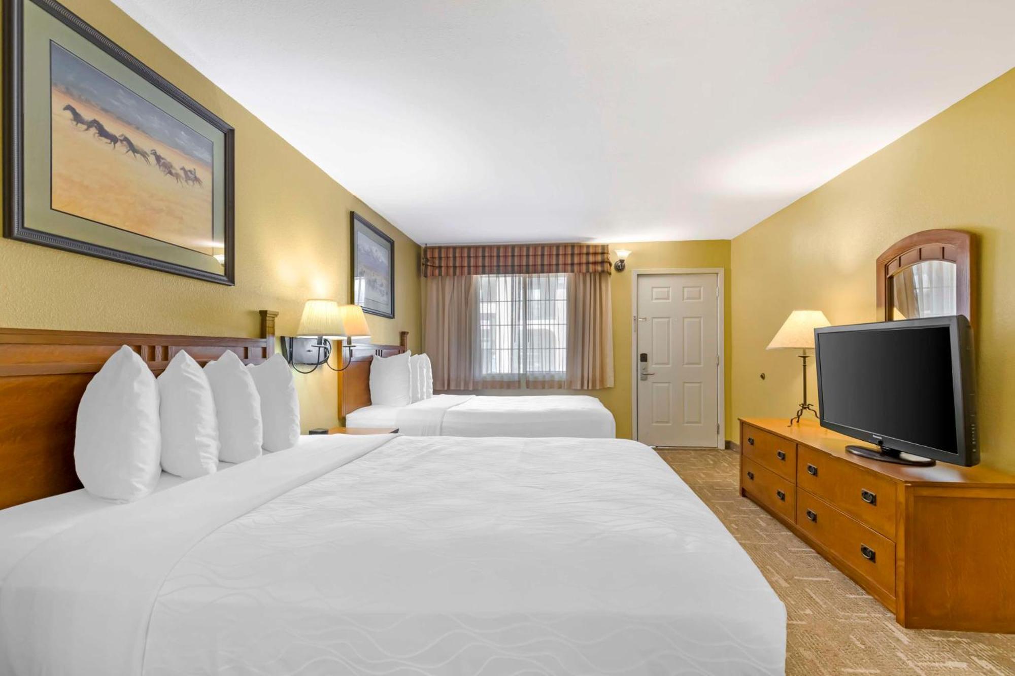Best Western Executive Inn Hallettsville Екстер'єр фото
